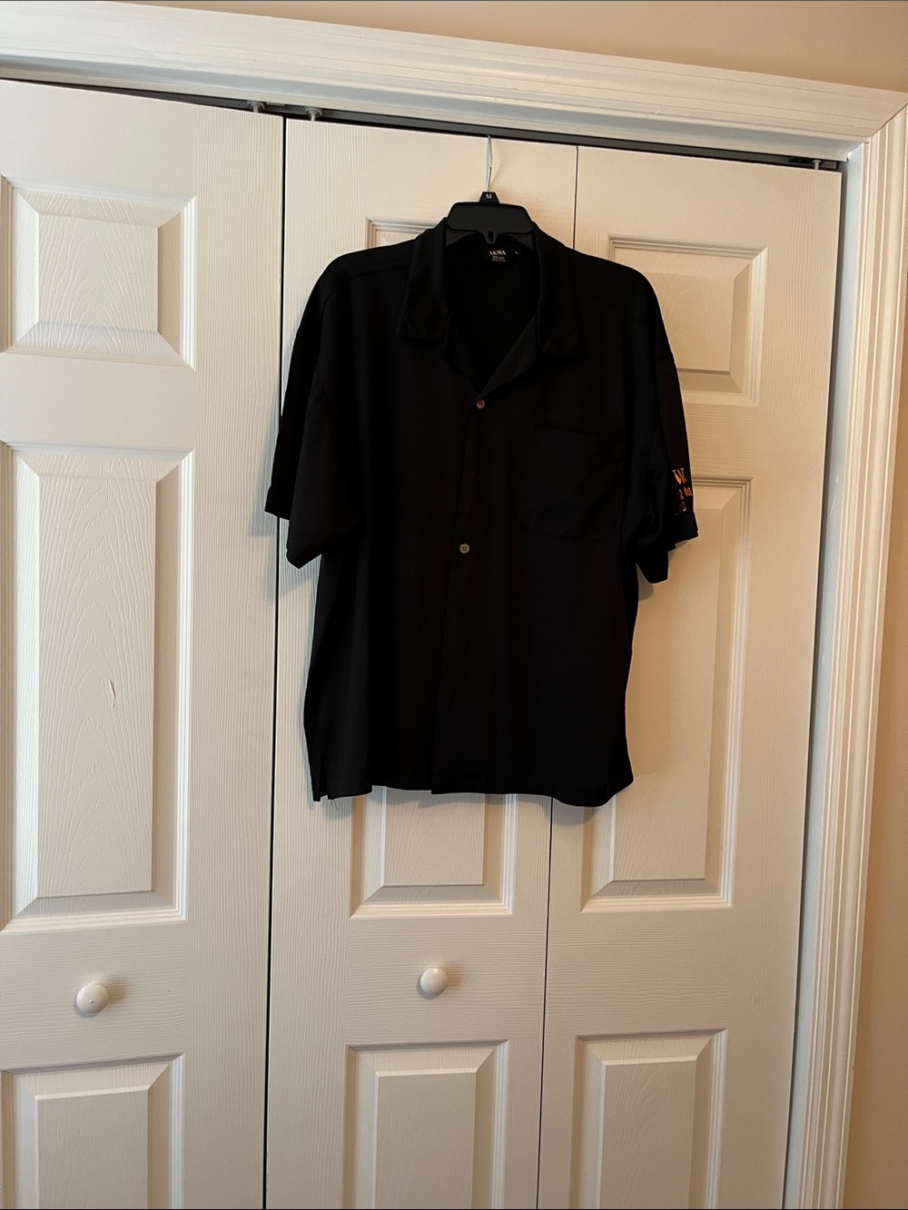 Men's Black Short-Sleeve Casual Button-Down Shirt